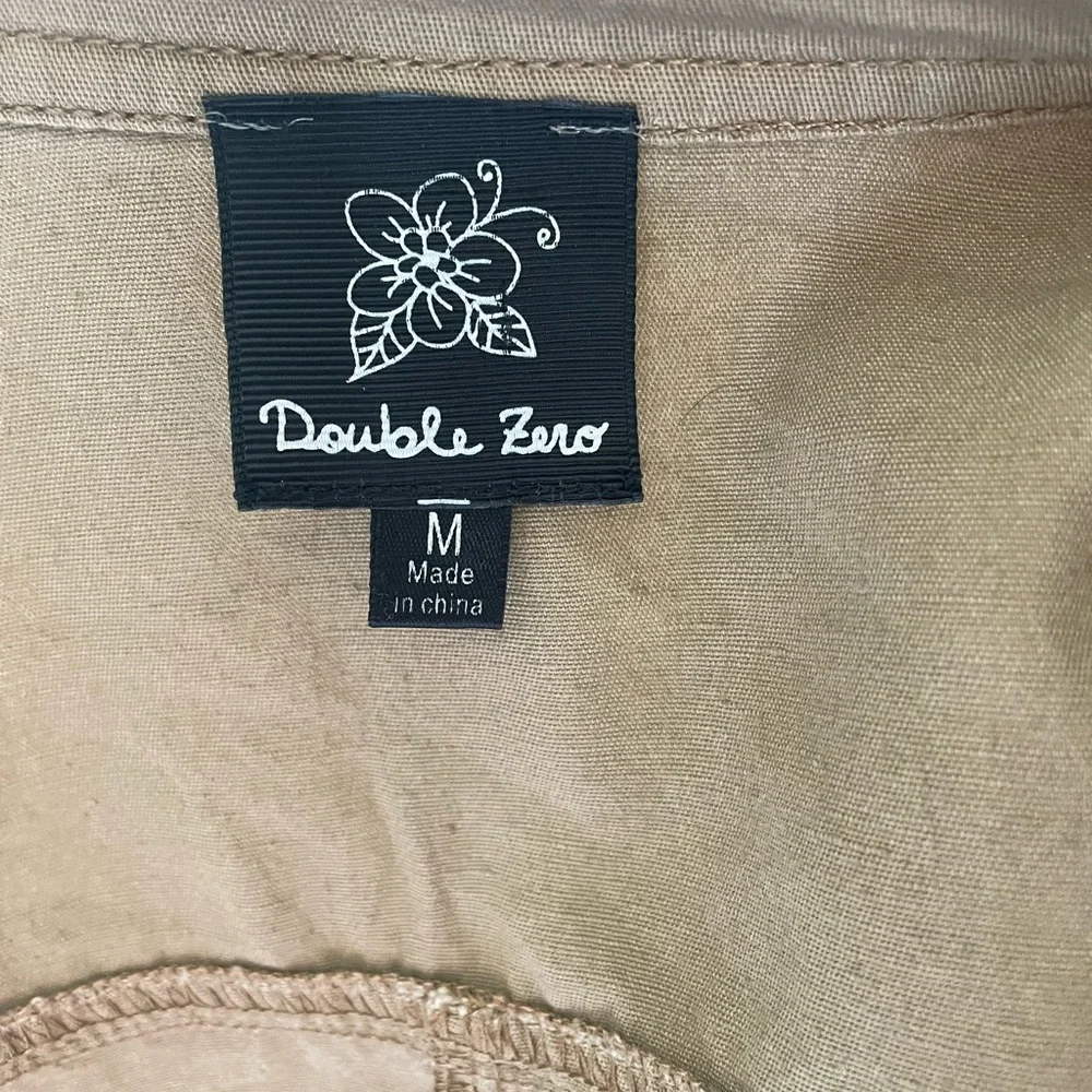 Military style jacket. Lightweight, unlined, buttoned with ruffle size medium. - Picture 4 of 4